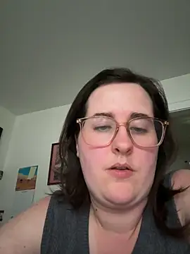 Snapshot of Luce127 chatting on September 13, 2025, 10:10 pm Luce127 online show from September 13, 2025, 10:10 pm