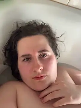 Snapshot of Luce127 chatting on September 16, 2025, 4:19 pm Luce127 online show from September 16, 2025, 4:19 pm