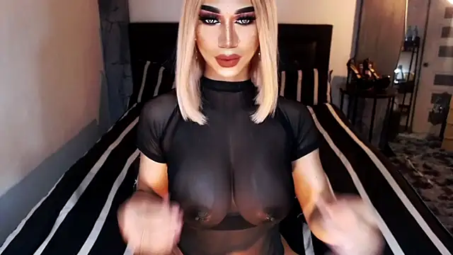 Snapshot of MassiveCockxMistress chatting on October 12, 2025, 2:46 am MassiveCockxMistress online show from October 12, 2025, 2:46 am