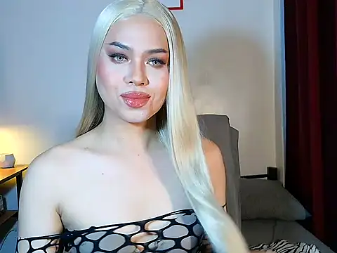 MistressLuna1 online show from April 28, 2026, 6:12 pm