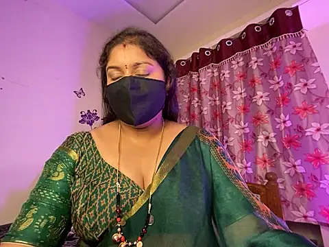 Snapshot of Love_4Sex chatting on May 6, 2026, 5:44 am Love 4Sex online show from May 6, 2026, 5:44 am