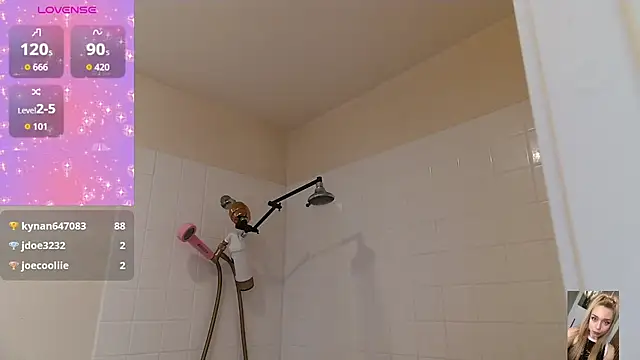 Snapshot of Blondiewithanass chatting on October 16, 2025, 11:13 pm Blondiewithanass online show from October 16, 2025, 11:13 pm