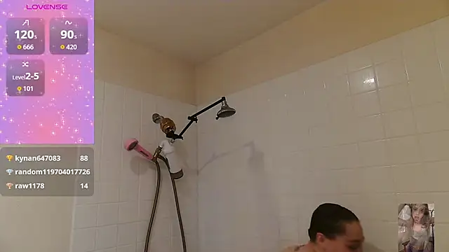 Snapshot of Blondiewithanass chatting on October 17, 2025, 11:39 pm Blondiewithanass online show from October 17, 2025, 11:39 pm