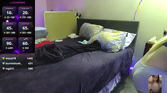 Snapshot of Blondiewithanass chatting on November 10, 2025, 2:27 am Blondiewithanass online show from November 10, 2025, 2:27 am