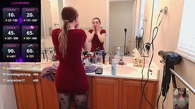 Snapshot of Blondiewithanass chatting on November 1, 2025, 12:06 am Blondiewithanass online show from November 1, 2025, 12:06 am