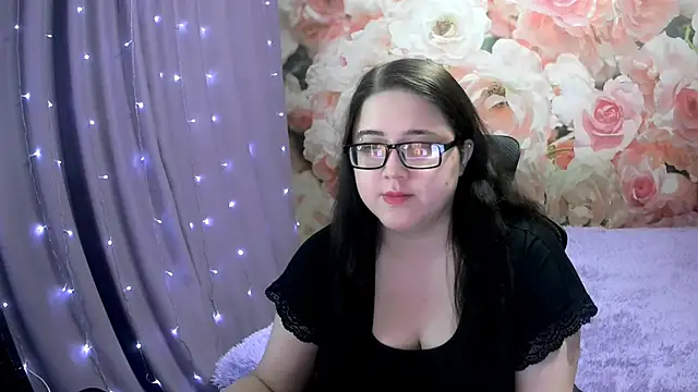 Snapshot of OverseerX chatting on October 14, 2025, 10:09 pm OverseerX online show from October 14, 2025, 10:09 pm