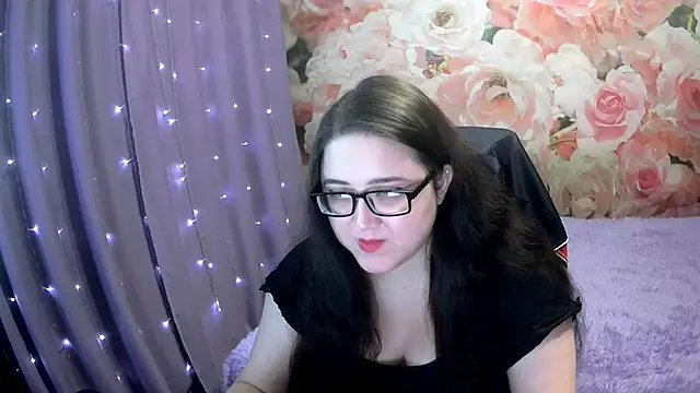 Snapshot of OverseerX chatting on November 17, 2025, 8:57 pm OverseerX online show from November 17, 2025, 8:57 pm