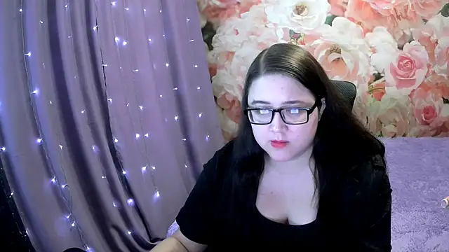 Snapshot of OverseerX chatting on October 20, 2025, 6:30 pm OverseerX online show from October 20, 2025, 6:30 pm