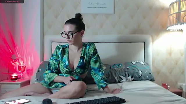 JessicaSteve online show from October 14, 2025, 8:53 pm