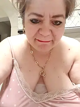 Snapshot of cindybbwsquirt chatting on October 26, 2025, 3:40 am cindybbwsquirt online show from October 26, 2025, 3:40 am