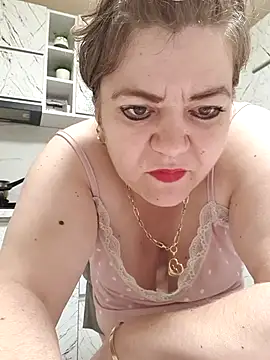 Snapshot of cindybbwsquirt chatting on October 10, 2025, 3:40 am cindybbwsquirt online show from October 10, 2025, 3:40 am