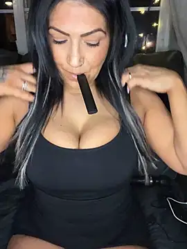 LittleMissEeve online show from March 25, 2026, 1:39 am