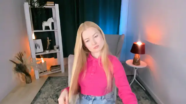 Snapshot of Laly_Peach chatting on December 2, 2025, 5:03 pm Laly Peach online show from December 2, 2025, 5:03 pm