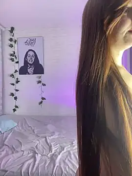 Niky Love online show from October 27, 2025, 4:24 am