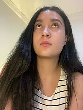 Snapshot of Nina_lovi chatting on December 29, 2024, 1:45 am Nina lovi online show from December 29, 2024, 1:45 am