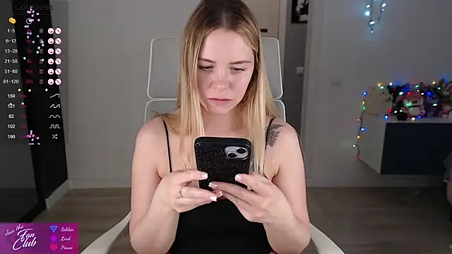 Snapshot of Emma_Bryan chatting on January 24, 2025, 2:41 pm Emma Bryan online show from January 24, 2025, 2:41 pm