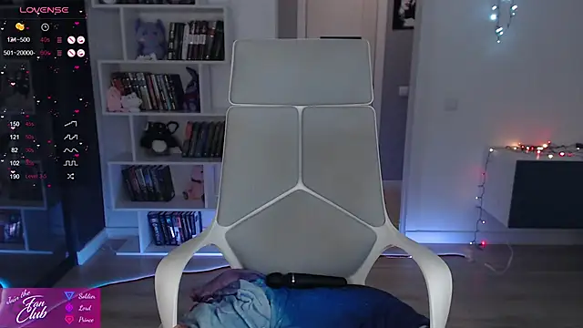 Snapshot of Emma_Bryan chatting on March 18, 2025, 9:10 pm Emma Bryan online show from March 18, 2025, 9:10 pm