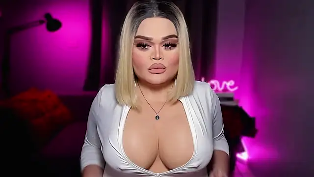 Snapshot of KarolinaThompson chatting on February 18, 2026, 5:38 am KarolinaThompson online show from February 18, 2026, 5:38 am