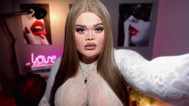 Snapshot of KarolinaThompson chatting on October 21, 2025, 4:56 am KarolinaThompson online show from October 21, 2025, 4:56 am