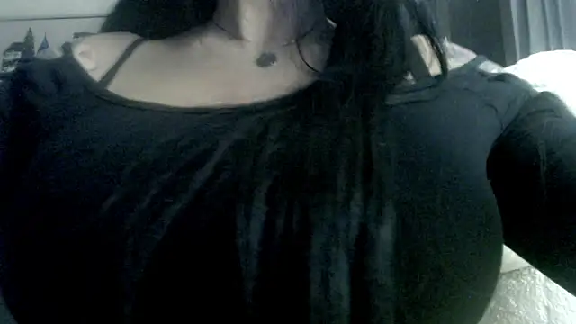 stormylana online show from April 15, 2026, 7:36 am