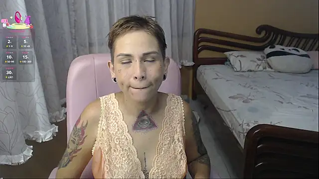 Snapshot of moon_cat85 chatting on November 25, 2025, 9:04 pm moon cat85 online show from November 25, 2025, 9:04 pm