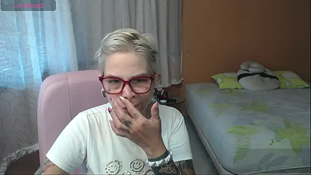 moon cat85 online show from July 17, 2026, 12:46 pm