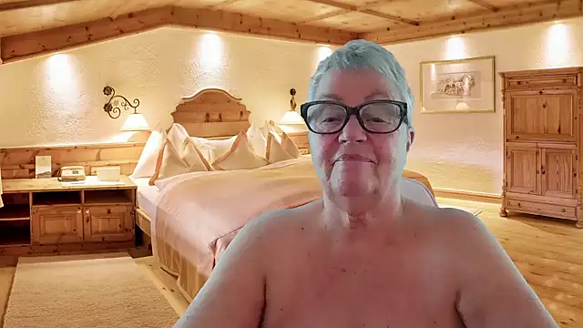 Snapshot of GrannyChrissy68 chatting on December 16, 2025, 8:35 pm GrannyChrissy68 online show from December 16, 2025, 8:35 pm