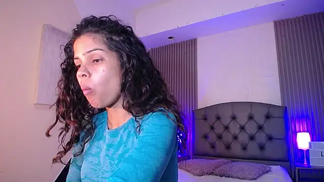 Snapshot of ximena_diaz chatting on March 10, 2025, 7:29 pm ximena diaz online show from March 10, 2025, 7:29 pm