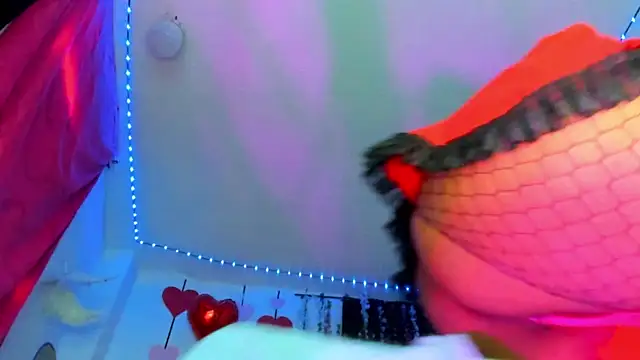 samantha  smile online show from March 30, 2026, 9:16 pm