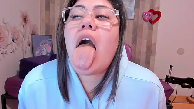 Snapshot of Bigt3ti chatting on October 31, 2025, 8:00 am Bigt3ti online show from October 31, 2025, 8:00 am