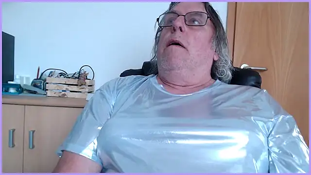 Snapshot of Sissygera chatting on April 13, 2026, 10:08 am Sissygera online show from April 13, 2026, 10:08 am