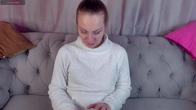 Snapshot of GwenCarter chatting on January 25, 2025, 12:37 pm GwenCarter online show from January 25, 2025, 12:37 pm