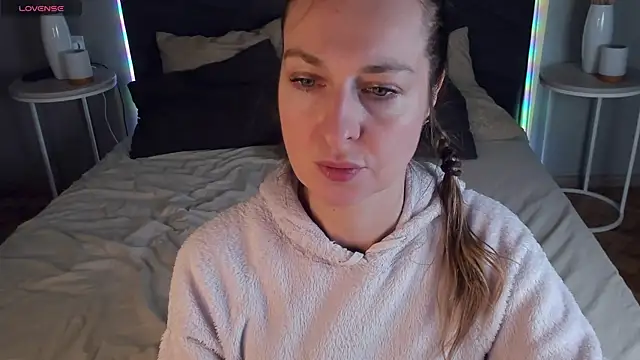 Snapshot of GwenCarter chatting on March 8, 2025, 6:16 pm GwenCarter online show from March 8, 2025, 6:16 pm