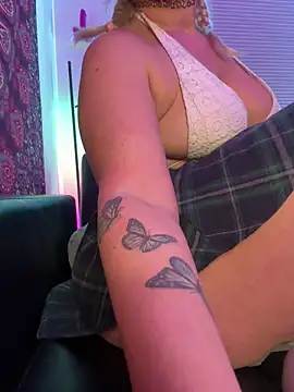 Snapshot of NastyMilf_ chatting on March 20, 2025, 9:04 am NastyMilf online show from March 20, 2025, 9:04 am