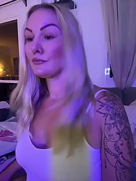 Snapshot of NastyMilf_ chatting on October 13, 2025, 6:20 pm NastyMilf online show from October 13, 2025, 6:20 pm