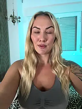 NastyMilf  online show from December 19, 2025, 9:33 am