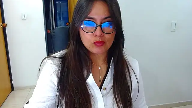 Ixchel Anaid online show from March 8, 2025, 1:47 pm