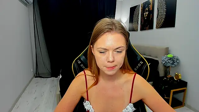 Strawberrye online show from April 8, 2026, 3:30 am