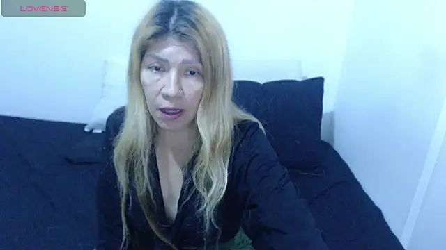 Dulce-Bella online show from March 15, 2026, 2:24 pm