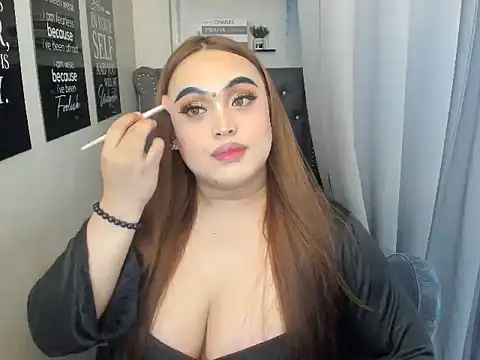 Snapshot of YourGirlfriendMegann chatting on January 14, 2026, 12:03 am YourGirlfriendMegann online show from January 14, 2026, 12:03 am