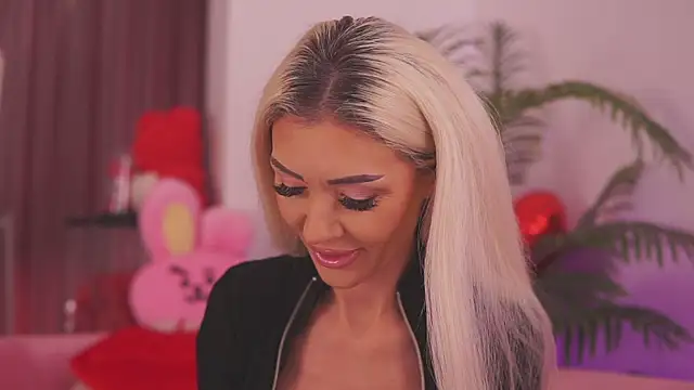 fallingangel online show from November 7, 2025, 8:08 am