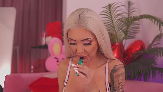 fallingangel online show from November 12, 2025, 9:24 am