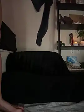 Amanita Bloom online show from March 27, 2026, 2:53 am