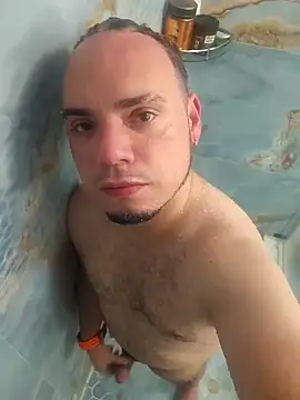 latinoflpr online show from October 12, 2025, 1:51 am