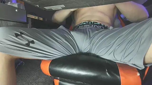 Snapshot of Dick_and_muscles chatting on March 5, 2025, 5:29 am Dick and muscles online show from March 5, 2025, 5:29 am