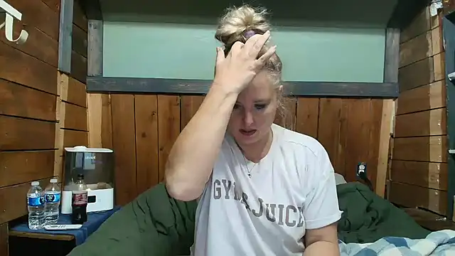 Snapshot of lisaxlovexxx chatting on February 21, 2026, 2:13 am lisaxlovexxx online show from February 21, 2026, 2:13 am