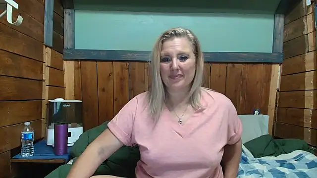 Snapshot of lisaxlovexxx chatting on March 2, 2026, 5:08 am lisaxlovexxx online show from March 2, 2026, 5:08 am