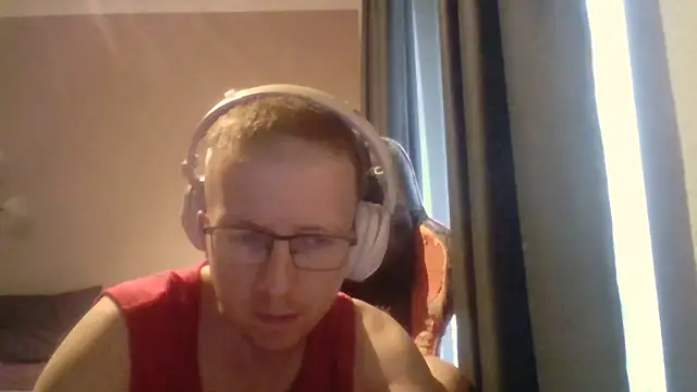 Snapshot of David250692 chatting on June 29, 2026, 8:21 am David250692 online show from June 29, 2026, 8:21 am