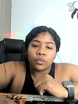 Snapshot of paola091 chatting on October 15, 2025, 11:35 pm paola091 online show from October 15, 2025, 11:35 pm