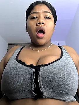 Snapshot of paola091 chatting on November 20, 2025, 11:44 am paola091 online show from November 20, 2025, 11:44 am